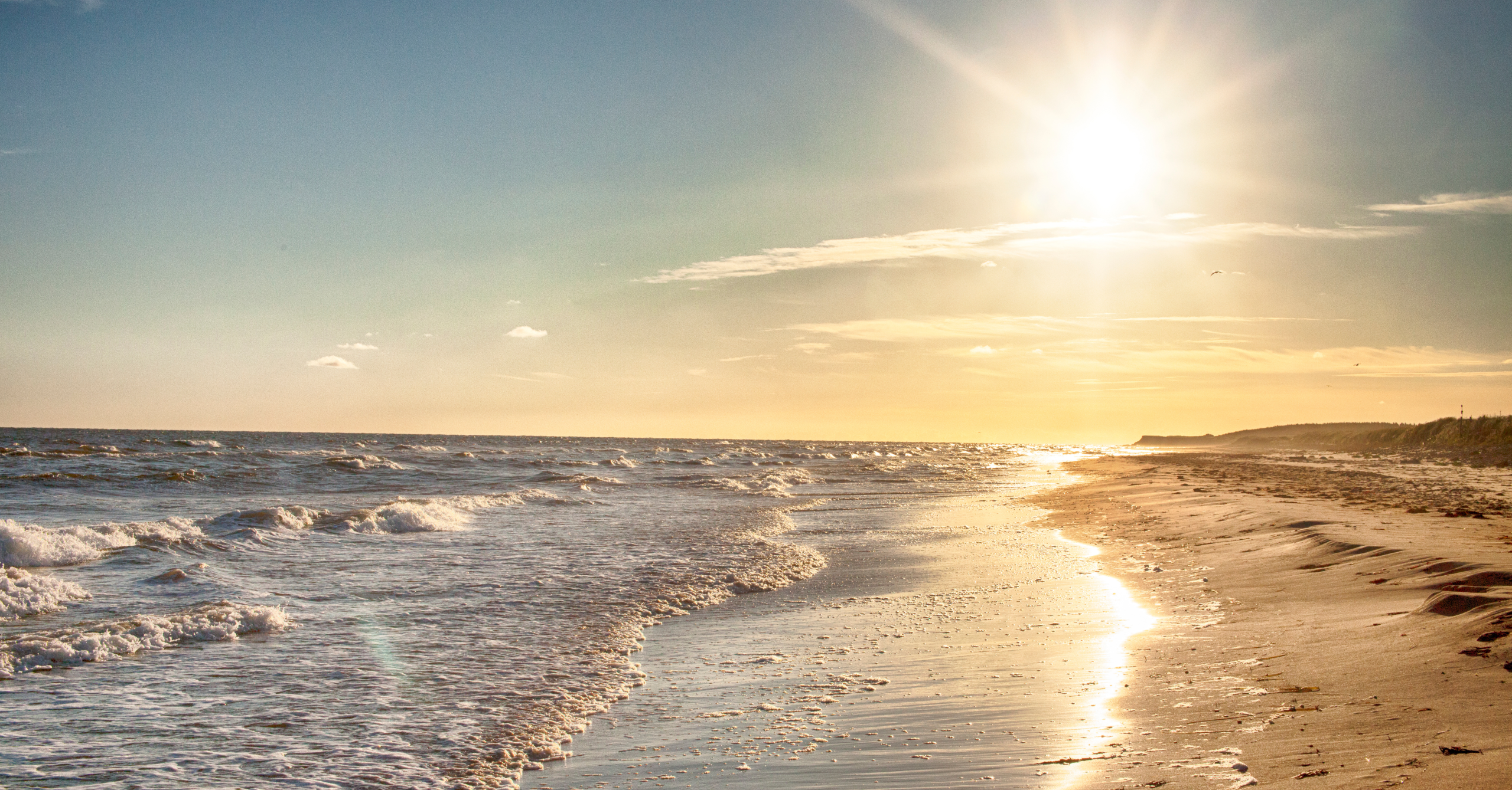 Los mejores atardeceres en La Barrosa: vive la experiencia desde nuestra terraza